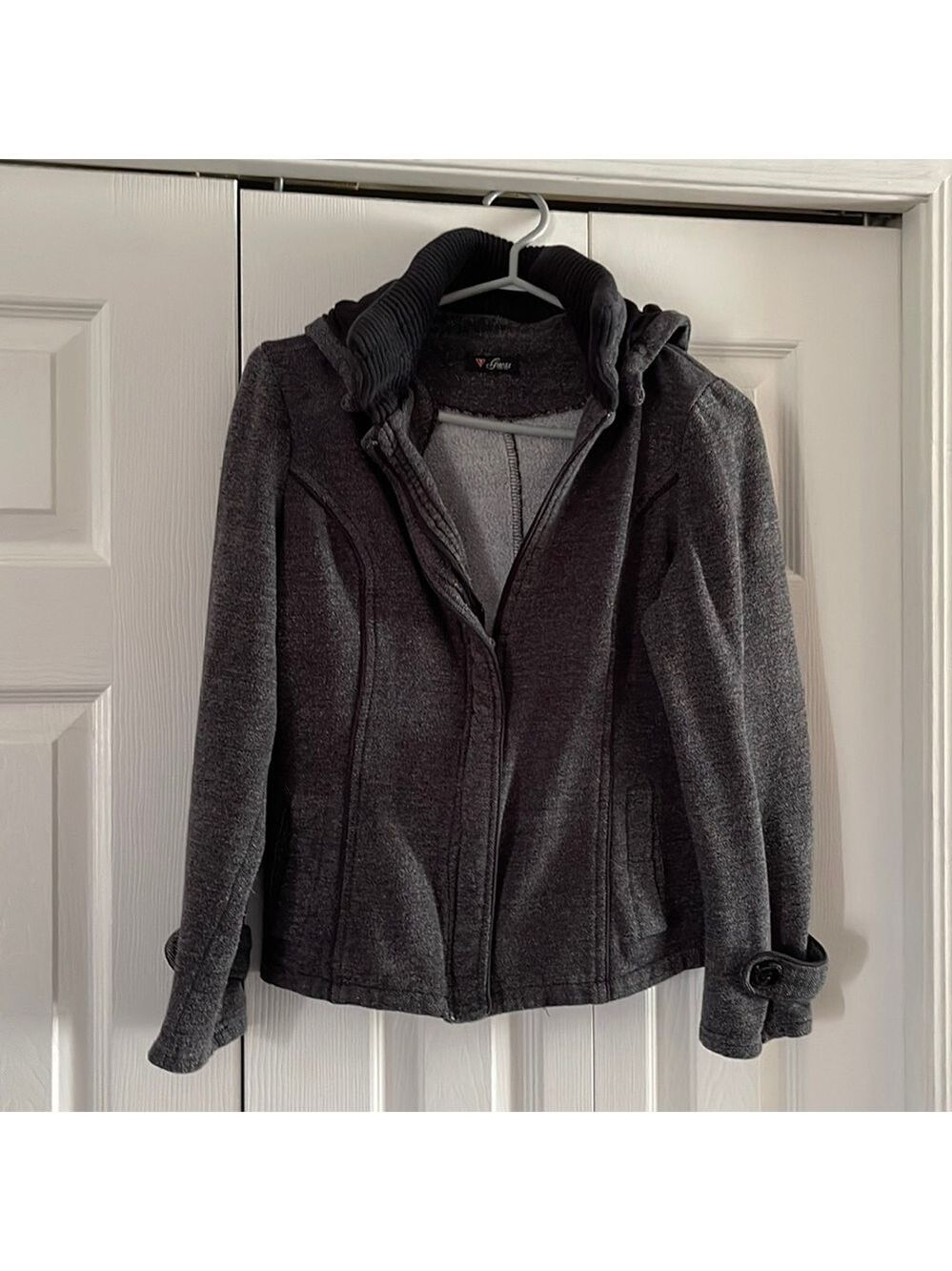 Guess Jacket Size L🥰